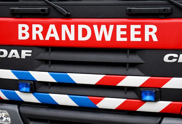 Hond gered bij grote brand aan Hooftstraat in Alphen