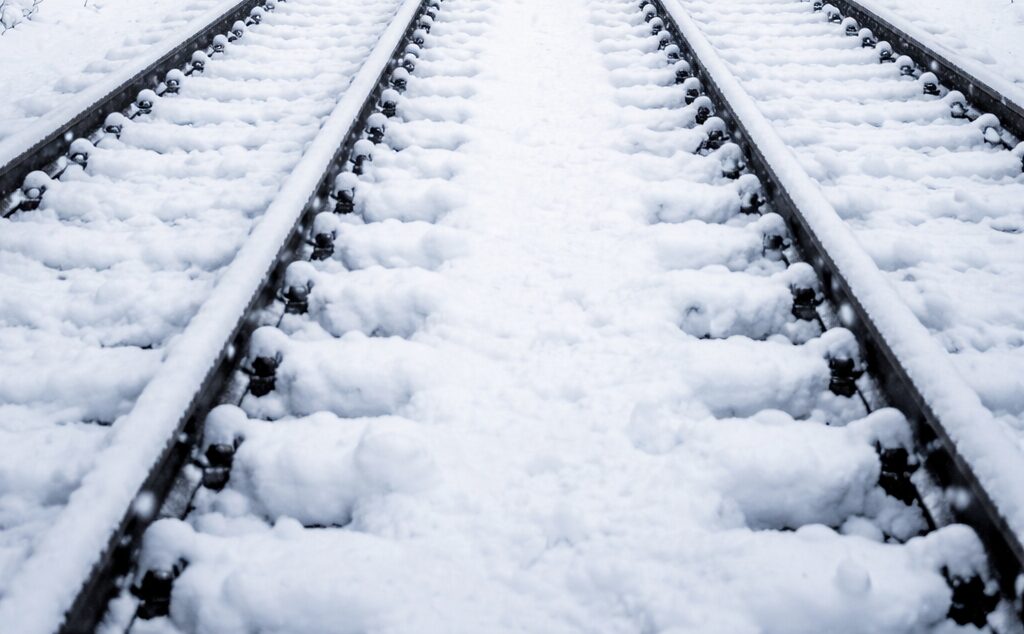 Treinverkeer rond Alphen ontregeld door wisselstoringen