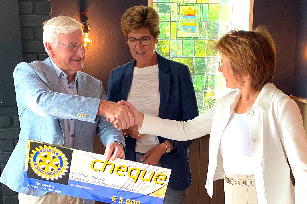 Foto_Rotary_Alphen-Woubrugge_-_Hospicegroep_Alphen_aan_den_Rjn_Nieuwkoop-1.jpg