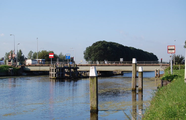Gouwsluis-spoorbrug_nrd-1.jpg