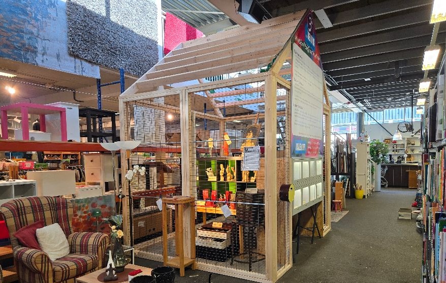 Het_veilinghuisje_in_Kringloopwinkel_Alphen.jpg