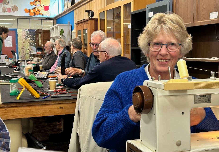 Repair_Cafe_Hazerswoude_-_de_vrijwilligers.jpeg