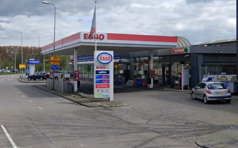 Esso Tankstation Aan De Willem De Zwijgerlaan Sluit Winkel - Regio ...