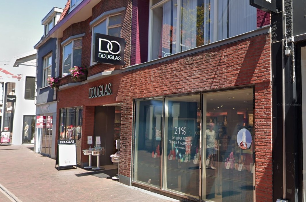 Politie zoekt getuige na brutale winkeldiefstal bij Douglas in Alphen