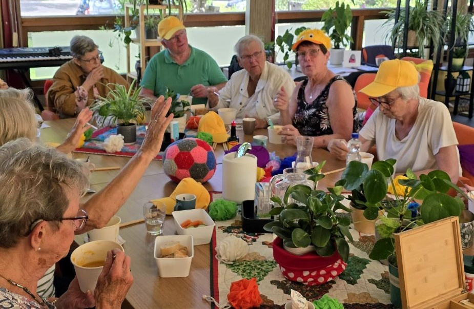 afbeelding_Phemia_met_groep_in_Leger_des_Heils_juli_2026-1.jpeg