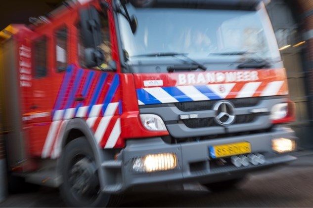 Auto in lichterlaaie in Boskoop, brandstichting niet uitgesloten. .