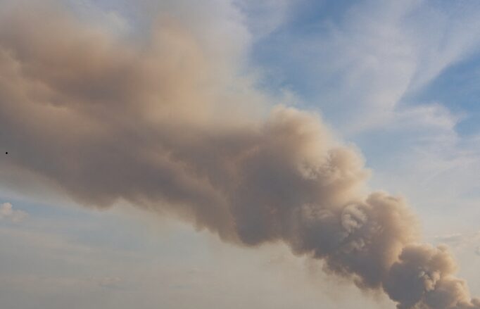 Brandlucht en rook ook in Alphen aan den Rijn door natuurbrand Gelderland