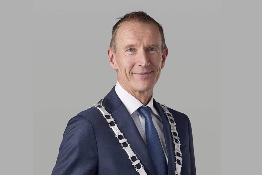 Nieuwe burgemeester voor Alphen? Waarschijnlijk pas op z’n vroegst in 2027