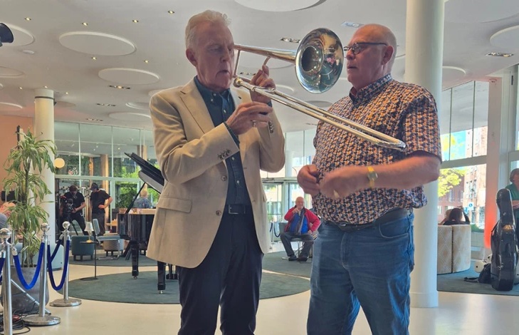flip_langwaard_met_andr_c3_a9_van_duin_bij_max_orkest_4_-_93a80_-_2b93f99924edba83a78d6fe459b0c24b0350f39e.jpg