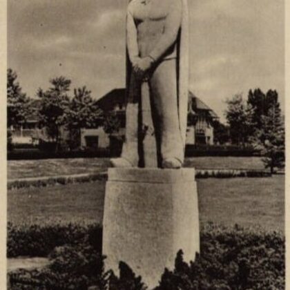 Alphen a.d. Rijn Oorlogsmonument 1940-1945
Beschrijving: 
Het oorlogsmonument van Prof.L