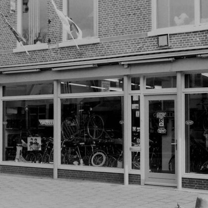Hooftstraat.Bezemer fietsen.