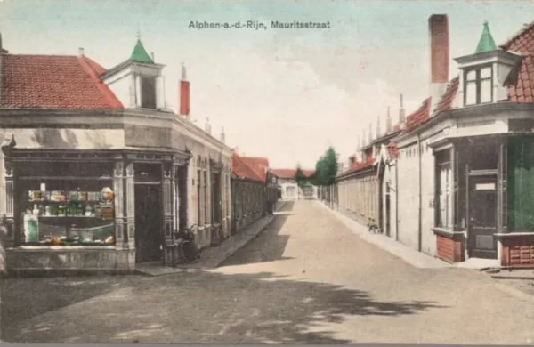 Alphen-a.-d.-Rijn, Mauritsstraat 
Gezicht op de Mauritsstraat, opname gemaakt vanaf de Em