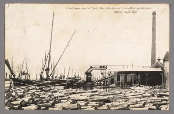 Houthaven van de Eerste Nederlandsche Stoom-Klompenfabriek Alphen a./d. Rijn
Beschrijving