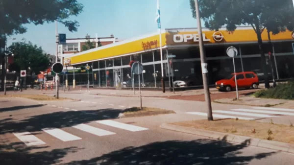 De sint jorisstraat en auto bedrijf oosterman aan de thorbeckestraat 1999.