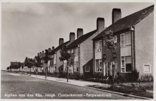 Blik op de Jongkindt-Conickstraat en de Potgieterstraat, met op de achtergrond de Huishoud