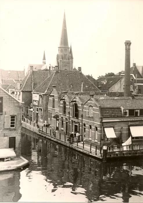 De Alphense stoomvruchtensappenfabriek 't Westland werd in 1898.