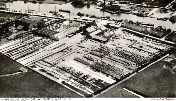 Betonfabriek van Dijk waar nu Berendrecht is.
