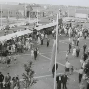 De aller eerste markt op het Thorbeckeplein.