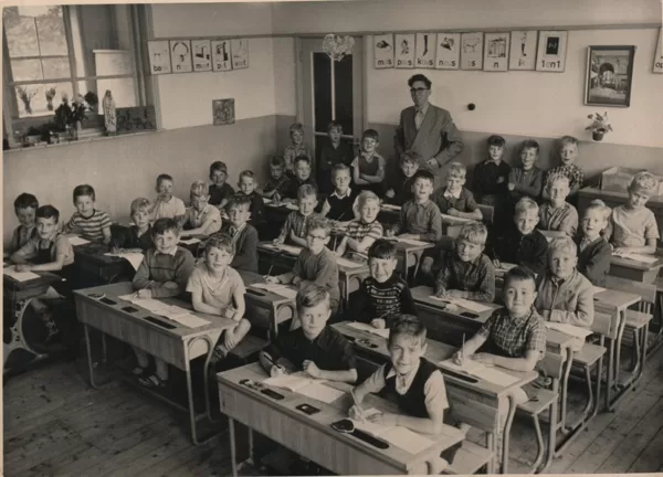 Eerste klas St Bonifacius School 1954-55.
