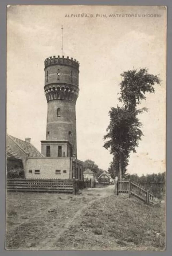 Watertoren die in de Hoorn gestaan heeft waar nu ongeveer de Warande is.