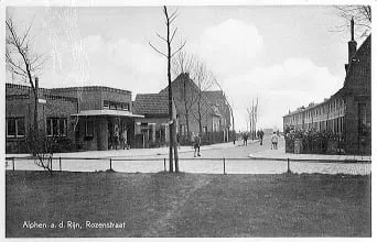 Rozenstraat. Links de noodslachtplaats van de gemeente anno 1934.