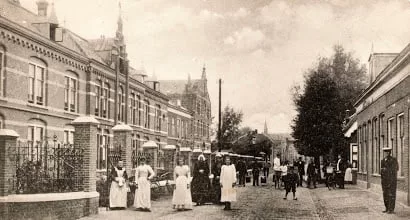 Prins Hendrikstraat met links St Jozef.