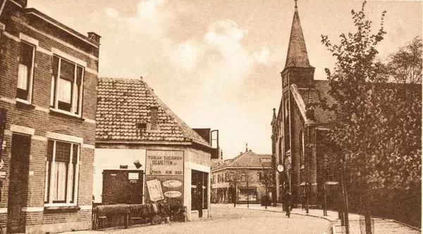 Raadhuisstraat ter hoogte van de Swaenswijckerbrug.