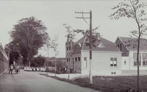 Lagere school in de Hoorn.