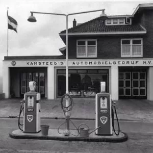 Garage Kamsteeg toen in de Prins Henderikstraat.