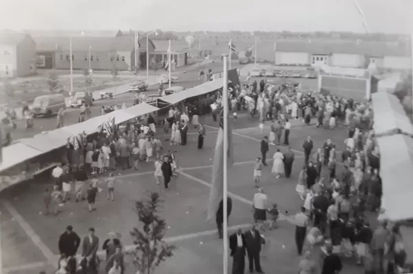 Eerste markt op het Thorbeckeplein 1965.