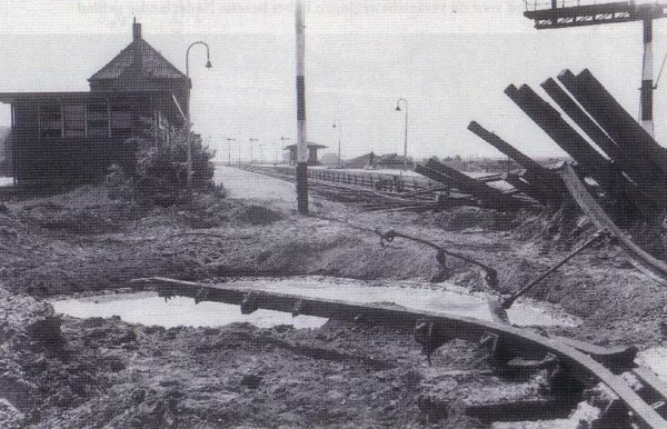 Station na bombardement Tweede Wereld Oorlog.