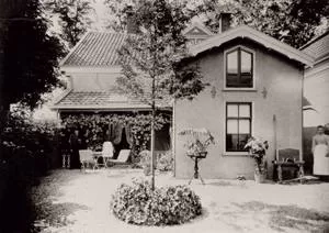 Achterkant van Emmalaan 12 later werd dit woonhuis en Slagerij van Vliet.