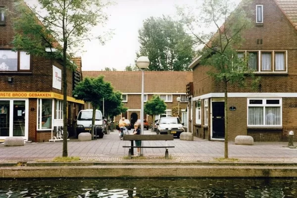 Hofje aan de Aarkade.