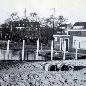 IJsclub gebouw aan de Raoul Wallenbergplein.
