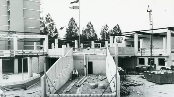 Bouw van het winkelcentrum de Ridderhof.