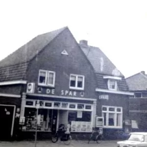 De Spar in de Prins Henderikstraat Jaartal onbekend.