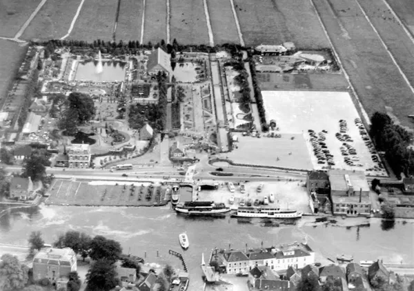Avifauna in de begin jaren en het zwembad de Hoorn was er toen nog niet.