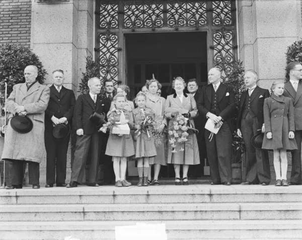 Installatie burgemeester Witschey in Alphen aan den Rijn (1950).