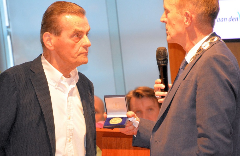 gerard-van-as-benoemd-tot-ereburger-van-alphen-aan-den-rijn-NEWSDETAIL-1.jpg