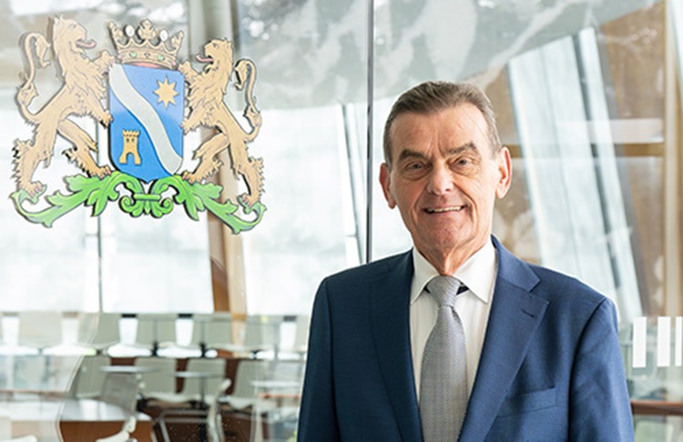 Wethouder Gerard van As (80) wil na verkiezingen nog niet stoppen: ‘Ik ben nog niet klaar’