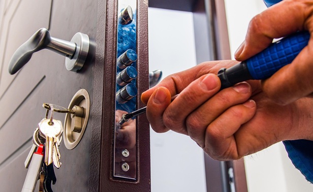 Politie waarschuwt voor malafide slotenmaker in Alphen aan den Rijn