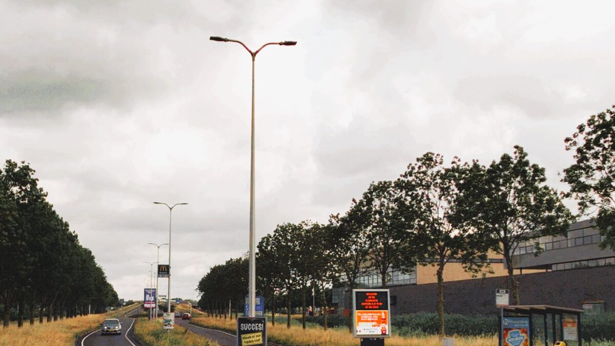 Eerste 700 slimme straatlampen geplaatst in Alphen aan den Rijn