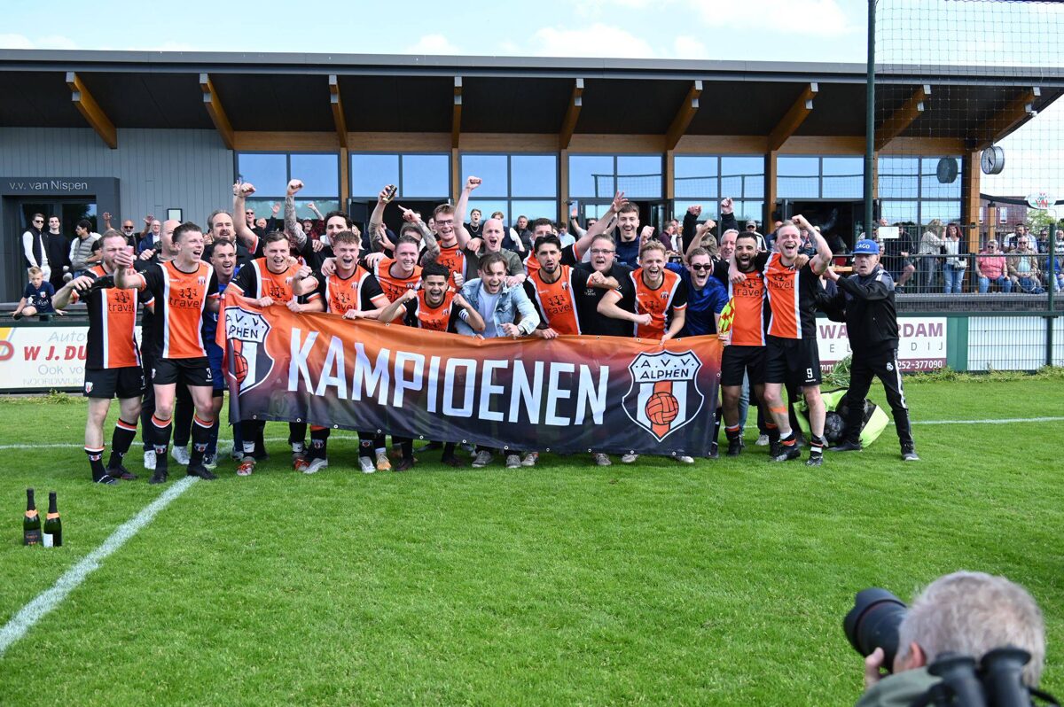 AVV Alphen pakt na 19 jaar weer kampioenschap
