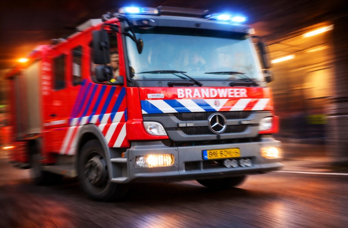 Brand in flatwoning aan Briljantstraat, daarna vechtpartij op galerij
