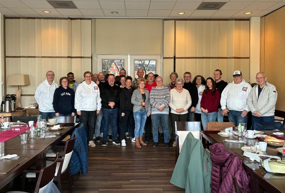 Zwerfvuilvrijwilligers in het zonnetje tijdens waarderingslunch in Alphen-Noord