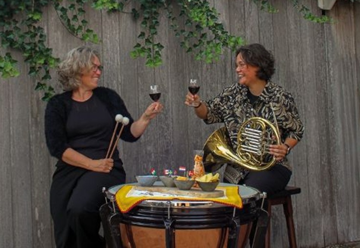 Fanfare DSS neemt publiek mee op muzikale wereldreis tijdens Tapasconcert